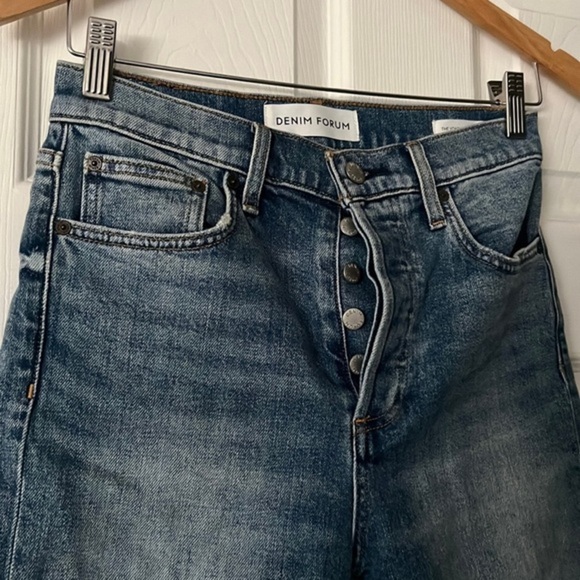 Denim Forum  Jean Shorts‎ - Picture 1 of 5